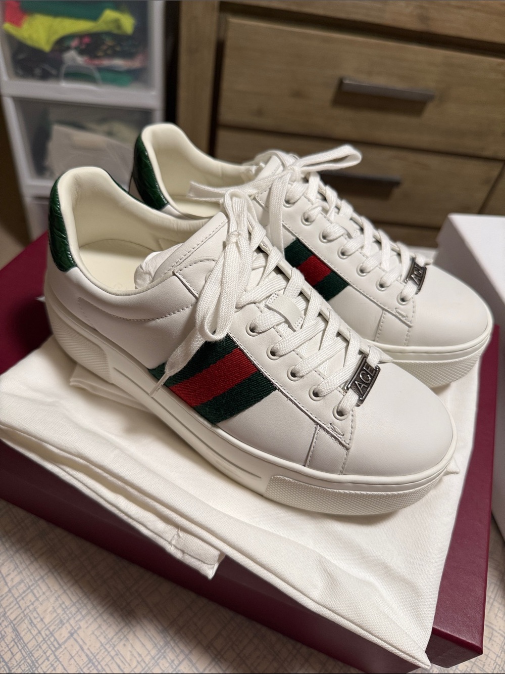 Gucci White Leather Platform Sneakers with Green & Red Stripe - Picture 3 of 7